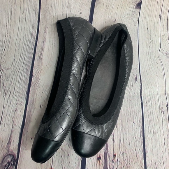 Stuart Weitzman Flats Size 6.5 - Picture 1 of 8